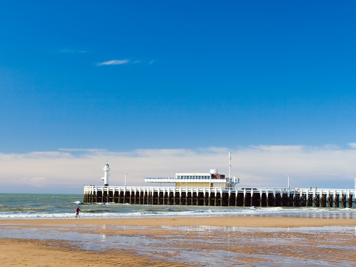 flandern-und-belgische-kulturperlen-hasselt-bruegge-gent-und-antwerpen-pier-in-ostende-44753784.jpg