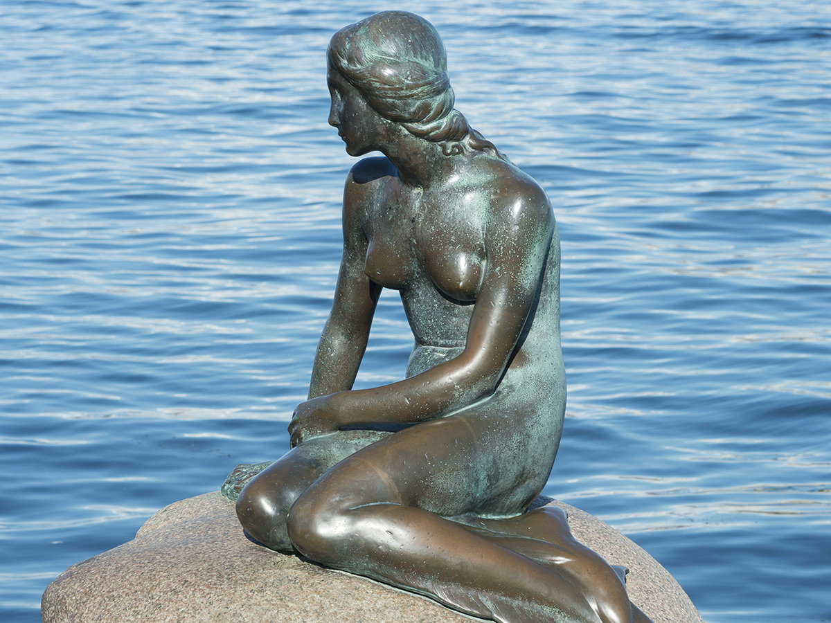 kopenhagen-light-festival-leuchtendes-abenteuer-nordischer-charme-mit-hamburg-und-malmoe-die-kleine-meerjungfrau-1229219830.jpg