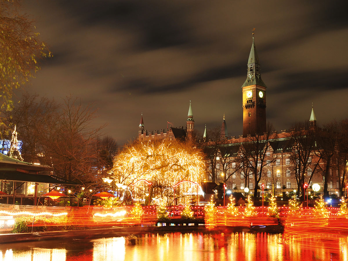 kopenhagen-magischer-glanz-in-der-daenischen-hauptstadt-kopenhagen-in-der-nacht-38724777.jpg