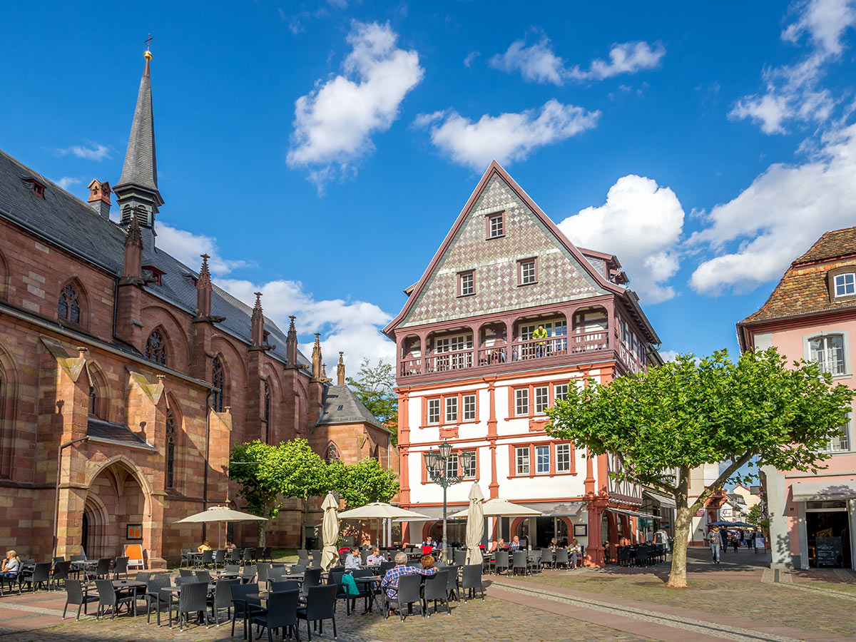 Bad Dürkheim im Herzen der Pfalz an der Deutschen Weinstraße