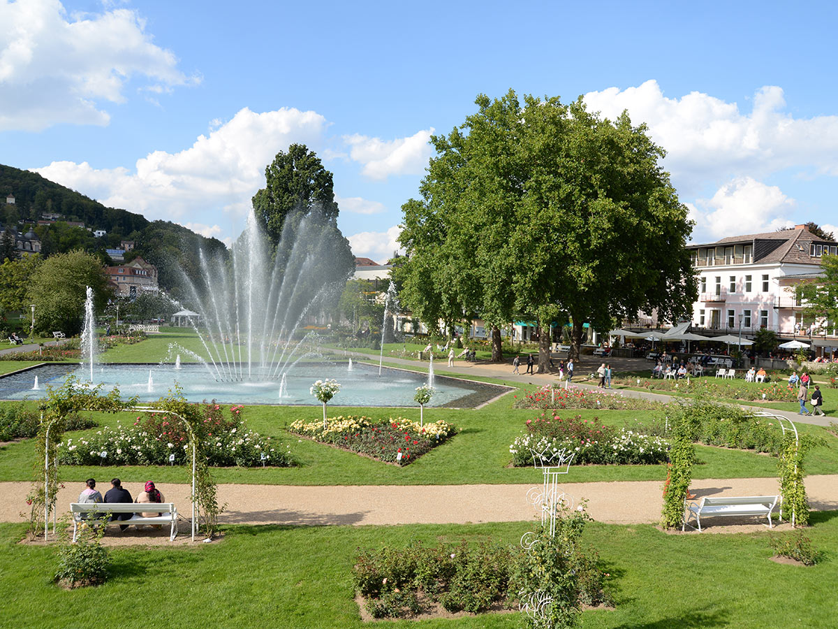 bad-kissingen-herrliche-tage-in-der-kurstadt-rosengarten-96882573.jpg