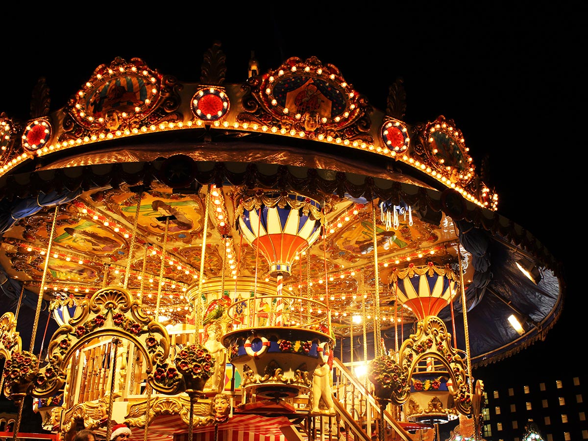 dresden-weinachten-und-silvester-karusell-74674773.jpg