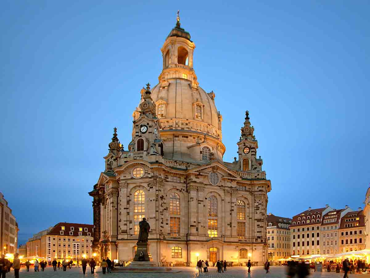 dresdens-highlights-frauenkirche-23866555.jpg