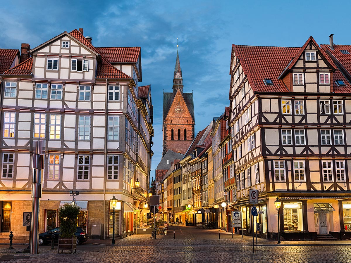 hannover-kurz-und-gut-marktkirche-und-altstadt-von-hannover-83935470.jpg