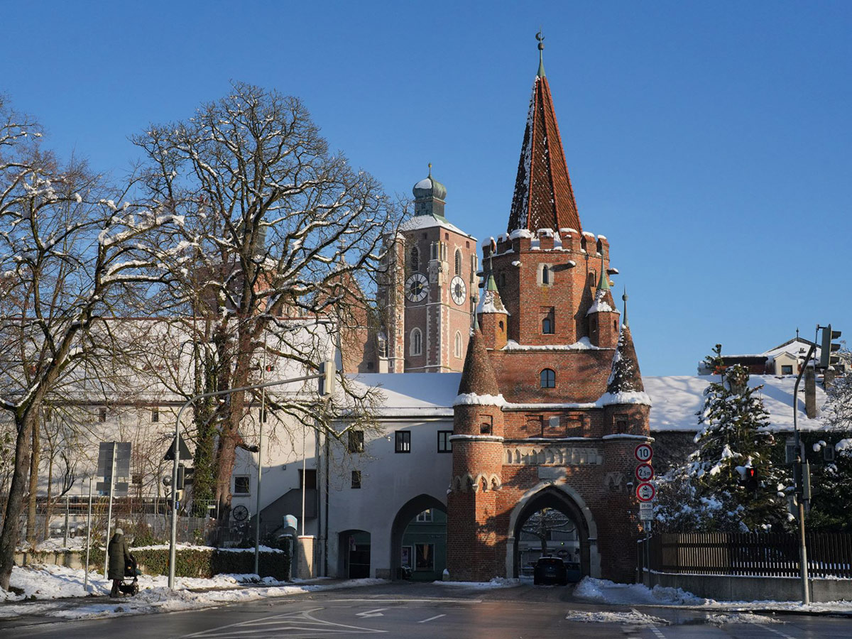 ingolstadt-glanzvoller-jahreswechsel-in-festlichem-ambiente-mit-ausfluegen-nach-regensburg-und-ins-altmuehltal-dsc08204-002.jpg