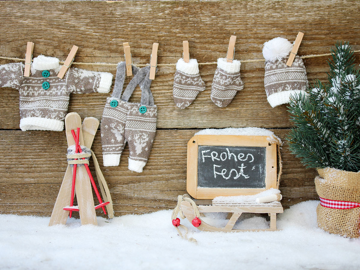 inzel-weihnachtsromantik-verschneite-gipfel-malerische-gewaesser-frohes-fest-56415969.jpg