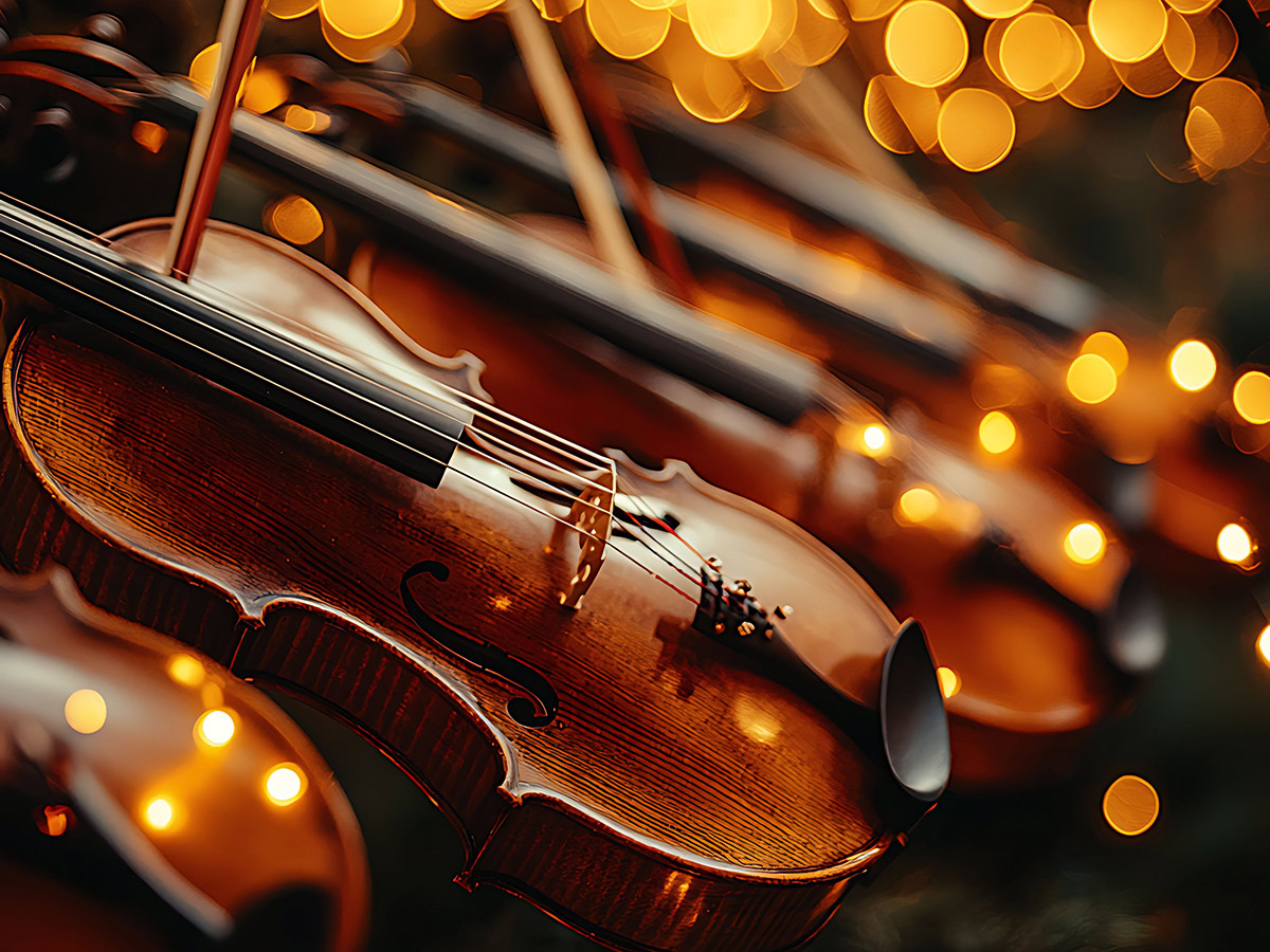 mittenwald-weihnachtszauber-zwischen-geigenklang-und-lichterglanz-weihnachtliche-violine-1428614705.jpg
