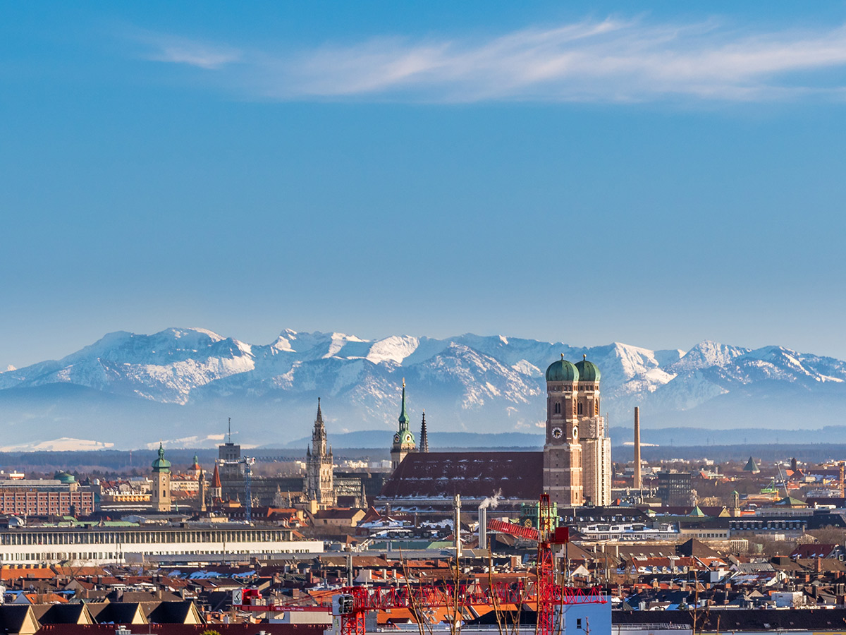 muenchen-lebensfreude-in-der-bayerischen-metropole-muenchen-panorma-78530602.jpg