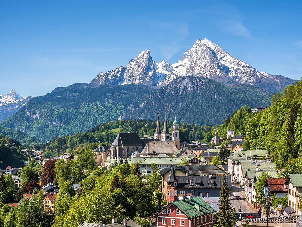 ruhpolding-der-chiemgau-die-alpen-und-die-perlen-bayerns-berchtesgaden-95646716.jpg