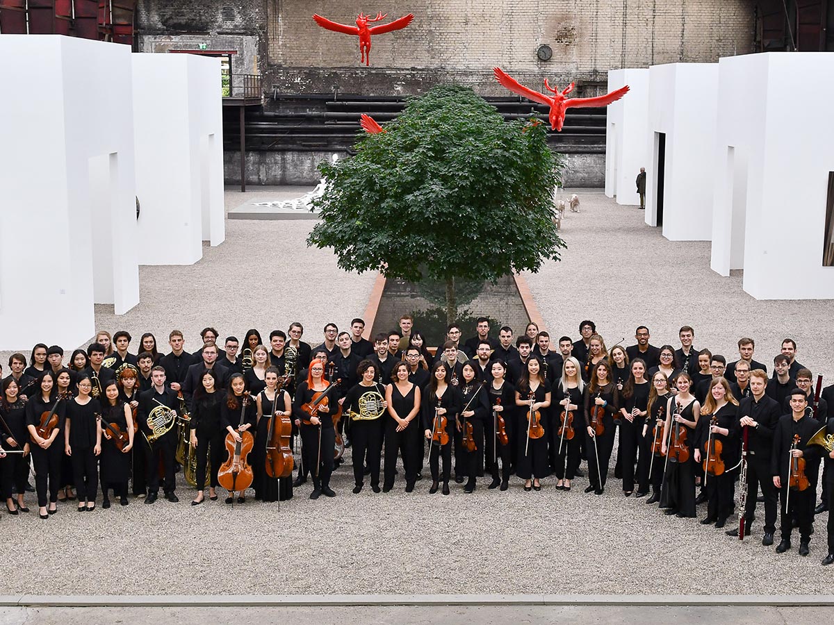 schleswig-holstein-musik-festival--schleswig-holstein-festival-orchestra-c-axel-nickolaus.jpg