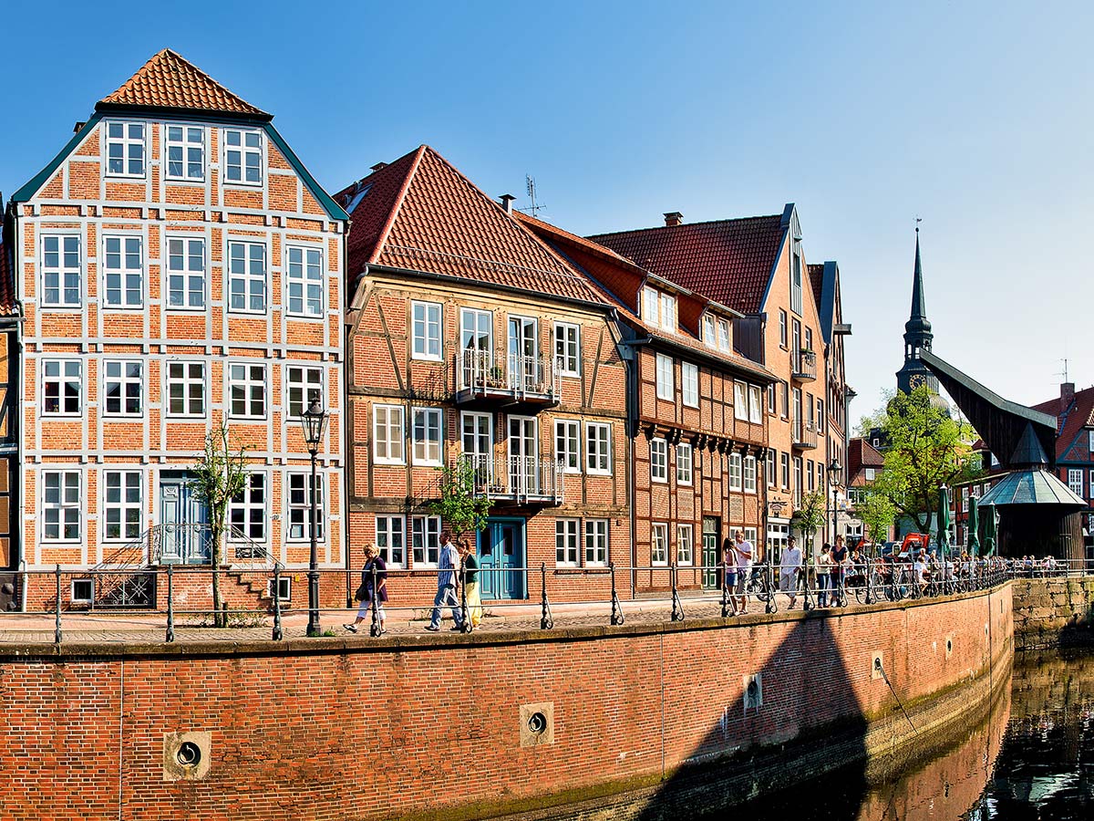 stade-buntes-obstbluetenfest-im-alten-land-stader-altstadt-36113765.jpg
