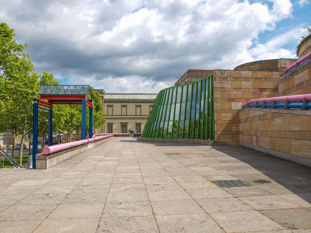 stuttgart-charmante-schwaebische-hauptstadt-neue-staatsgalerie-stuttgart-61928888.jpg