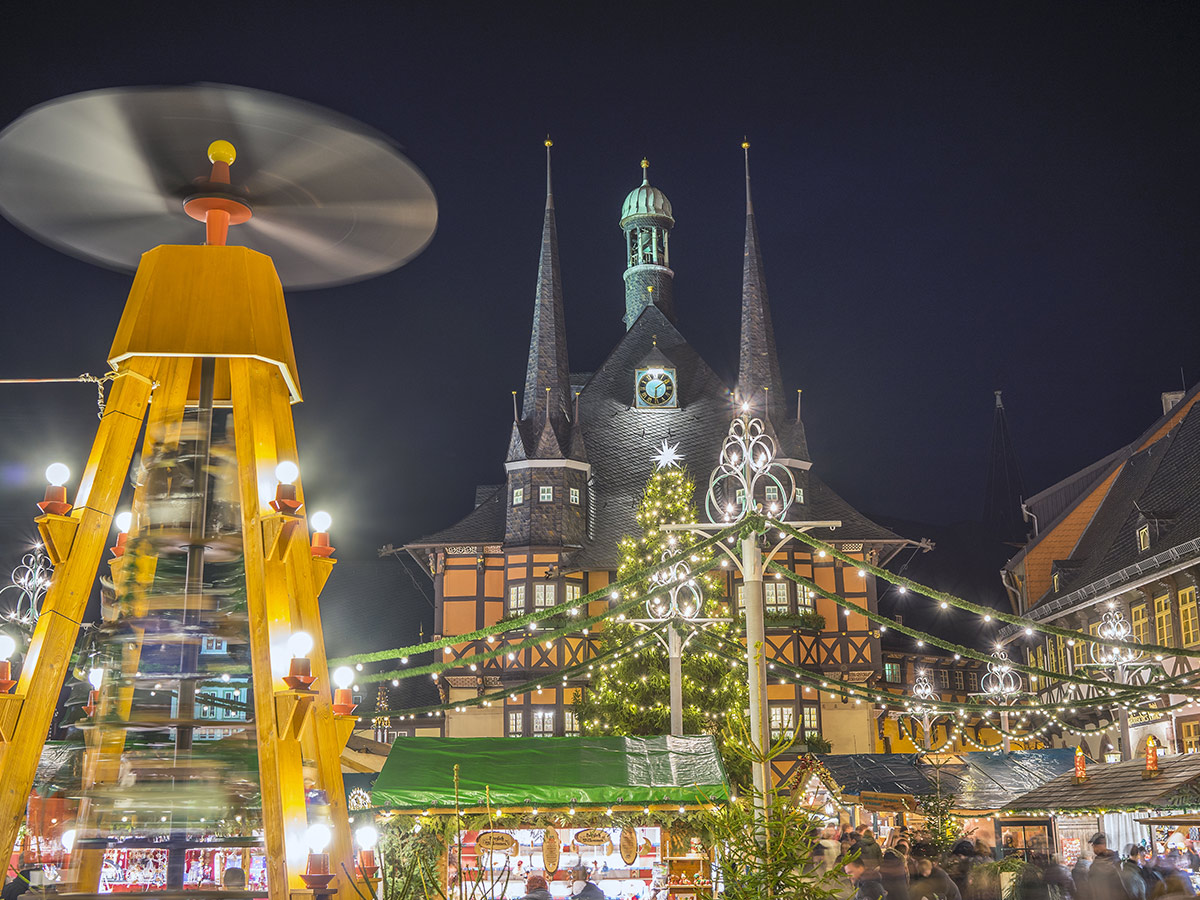 wernigerode-magischer-harz-weihnachtsmarkt-in-wernigerode-98614399.jpg
