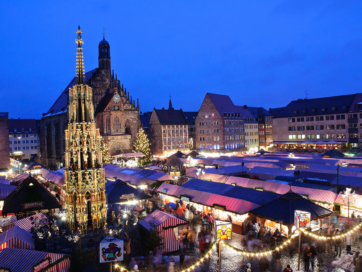 wuerzburg-glanzvolle-festttage-christkindlesmarkt-in-nuremberg-36778316.jpg