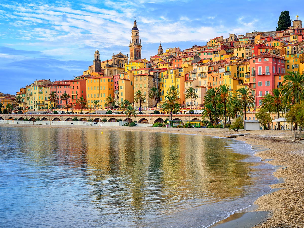 nizza-und-die-cote-d-azur-menton-on-riviera-101997393.jpg