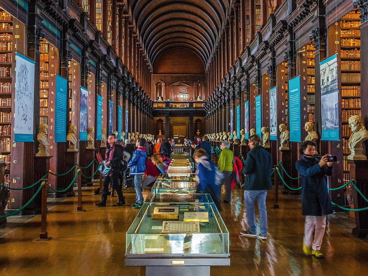 irland-irisches-tagebuch-trinity-college-buecherei-in-dublin-1636677835.jpg
