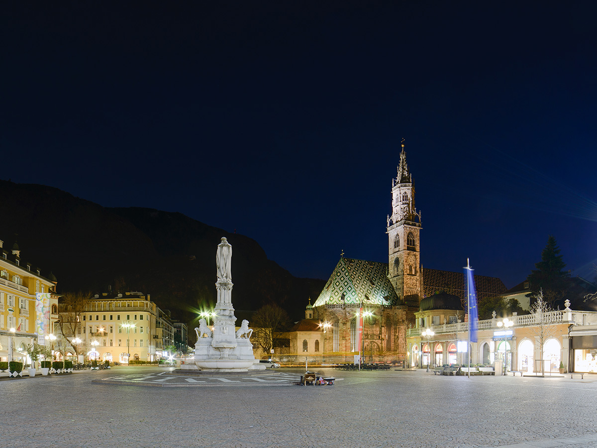 auer-suedtiroler-weihnachtserlebnisse-und-prosit-neujahr-im-etschtal-walterplatz-in-bozen-78787573.jpg