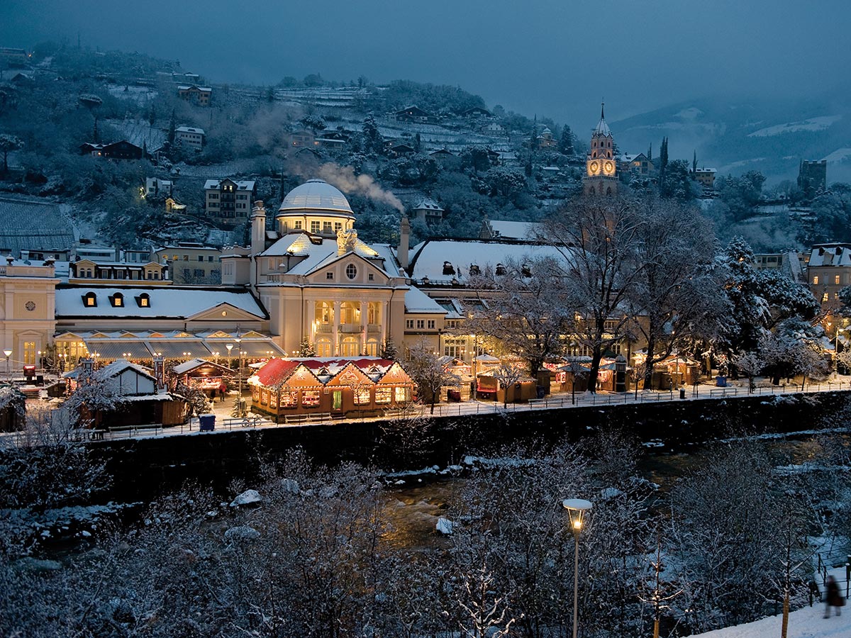 auer-suedtiroler-weihnachtserlebnisse-und-prosit-neujahr-im-etschtal-weihnachtsmarkt-in-meran-37093110.jpg