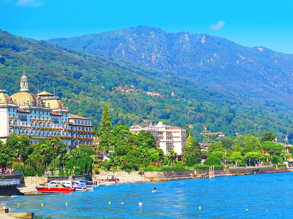 baveno-am-lago-maggiore-sommer-sonne-und-die-kulturmetropole-mailand-stresa-118331894.jpg