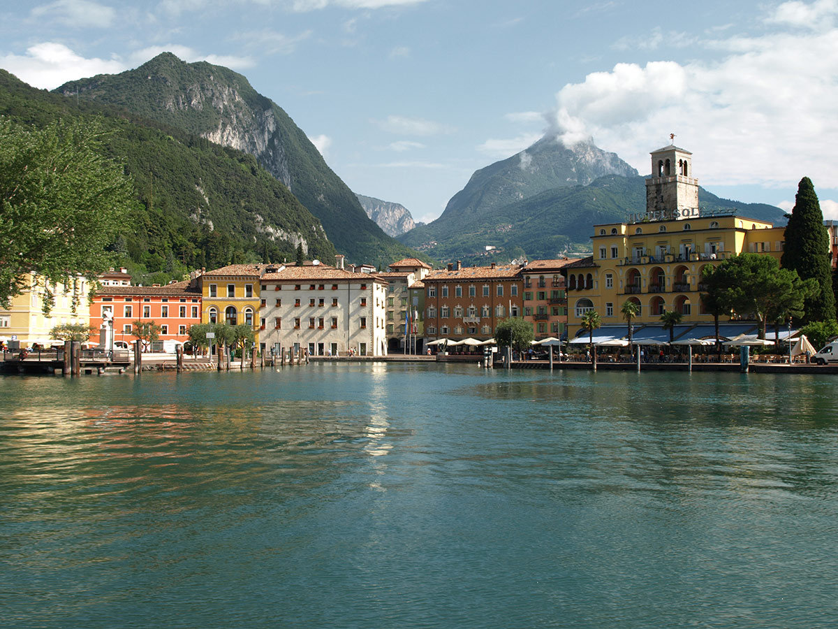 garda-urlaub-am-malerischen-gardasee-riva-del-garda-8401274.jpg