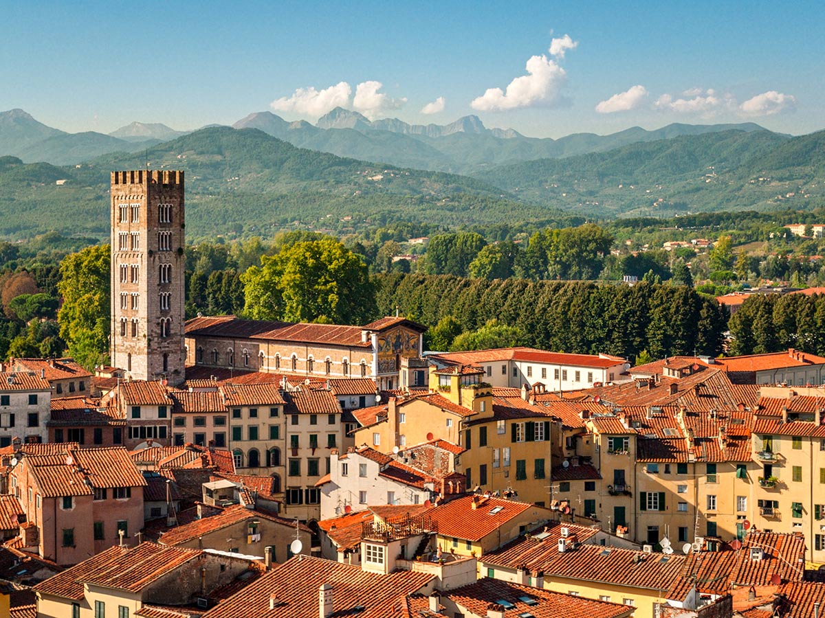 viareggio-lucca-cathedral-97688979.jpg