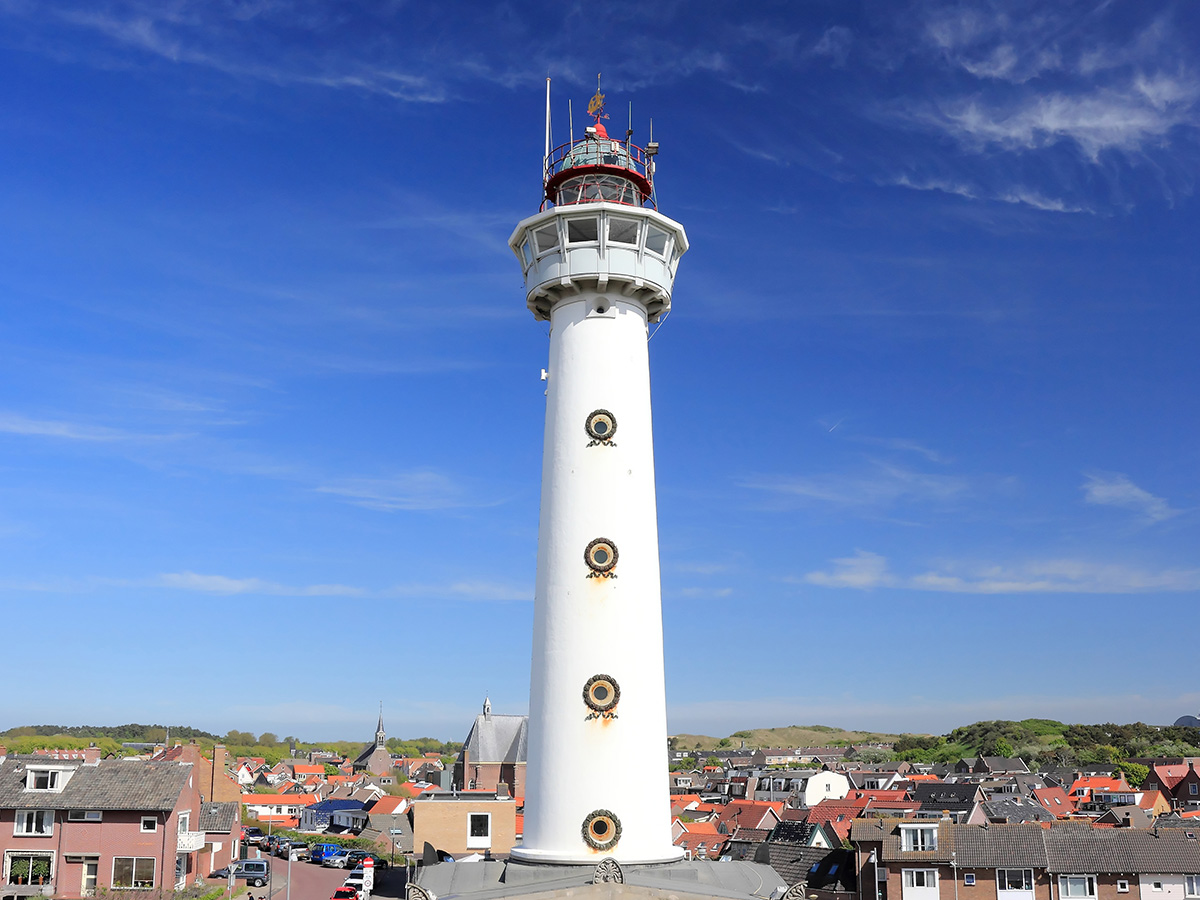 egmond-aan-zee-gaerten-von-appeltern-palais-het-loo-lighthouse-86810599.jpg