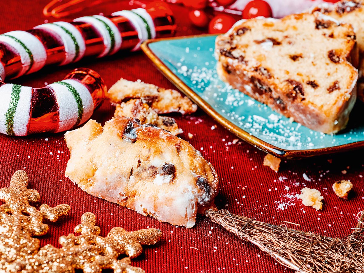 noordwijk-aan-zee-winterzauber-an-der-niederlaendischen-kueste-weihnachtsstollen-1092833083.jpg
