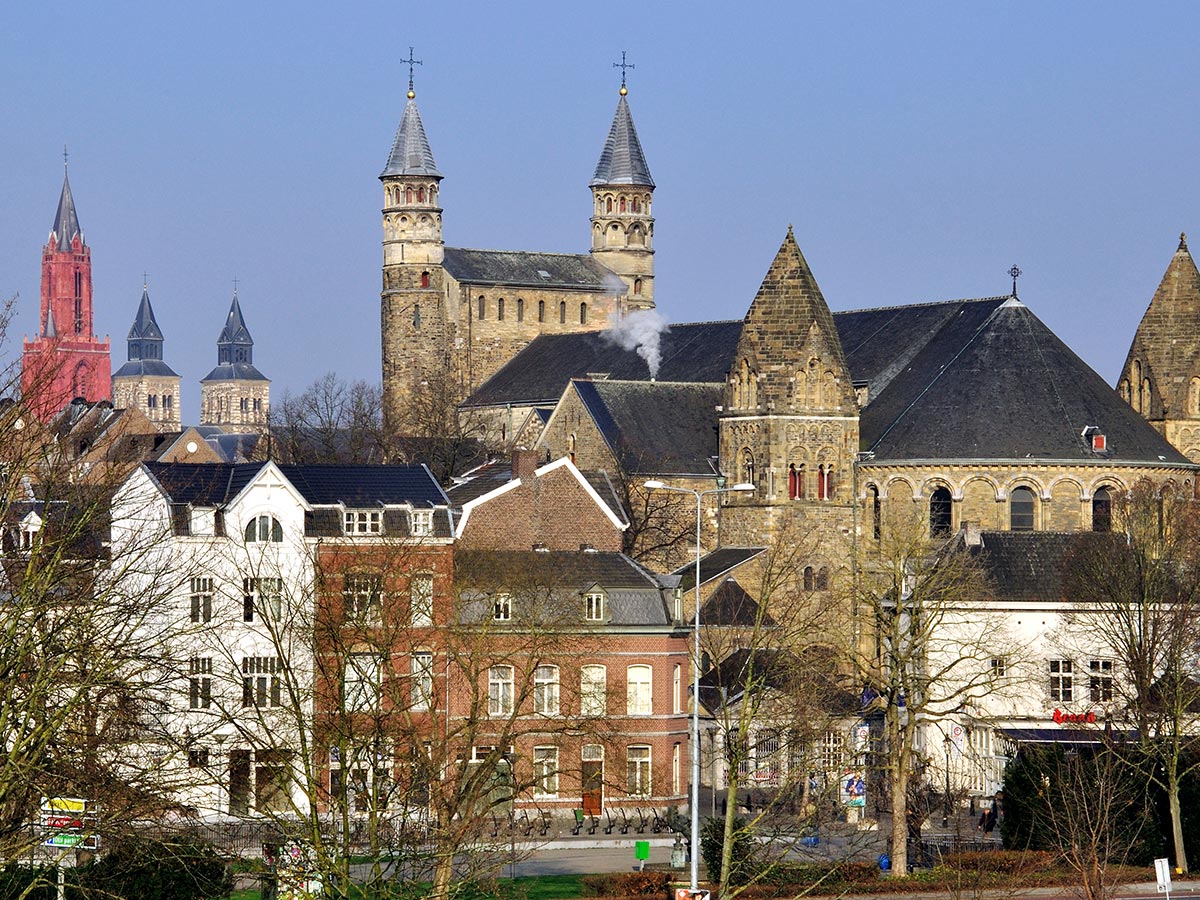 advent-in-den-grotten-von-valkenburg-maastricht-52601161.jpg
