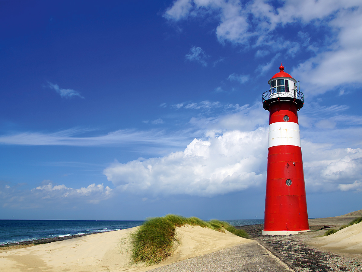 zeeland-oase-an-der-niederlaendischen-nordseekueste-lighthouse-westkapelle-44569198.jpg