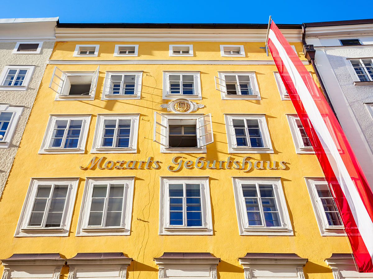 anif-salzburg-gemeinsam-ins-neue-jahr-mozarts-geburtshaus-170115459.jpg