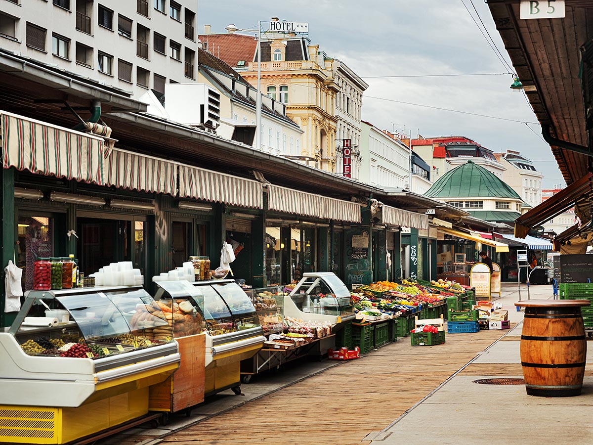 kaiserstadt-wien-genuss-und-kultur-fuer-alle-sinne-naschmarkt-89839084.jpg