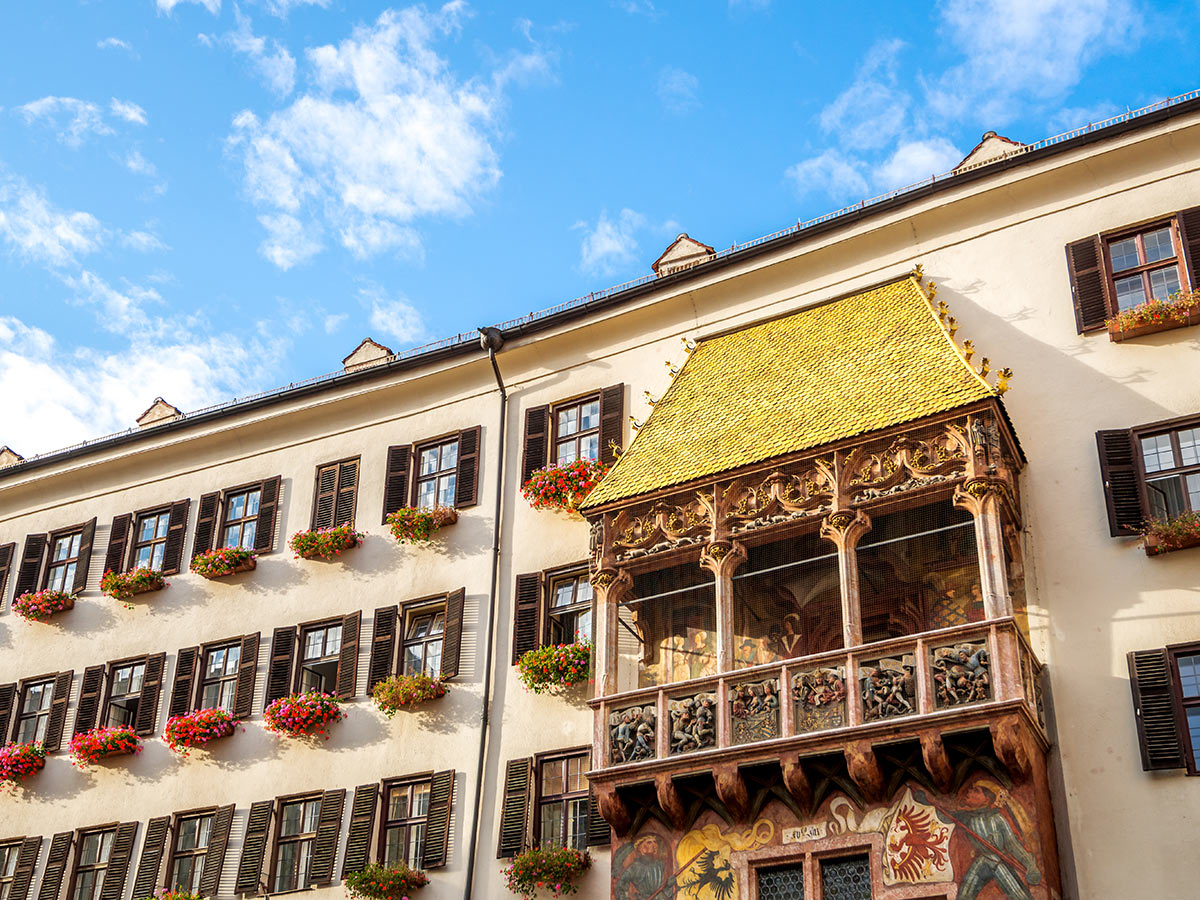 pertisau-heitere-urlaubstage-goldenes-dachl-in-innsbruck-55888281.jpg