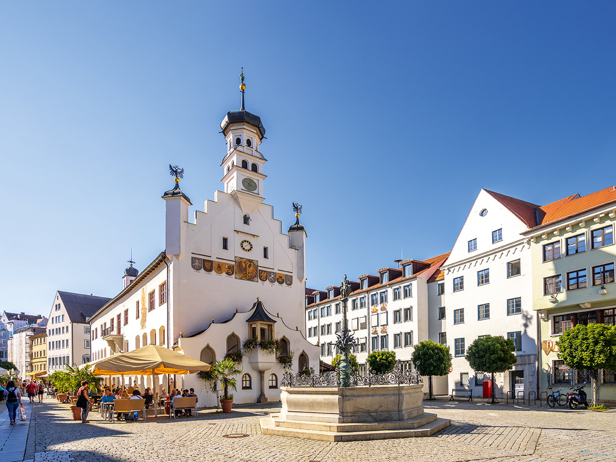 tannheim-zwischen-schneeglanz-und-fruehlingsduft-mit-ausfluegen-nach-kempten-und-reutte-rathaus-kempten--406484961.jpg