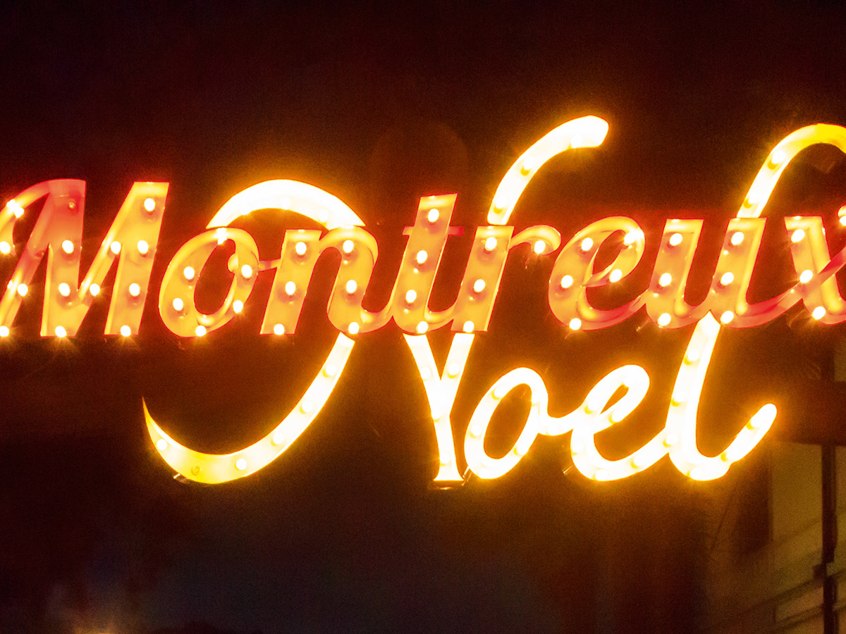 montreux-am-genfer-see-die-adventszeit-bietet-mit-dem-weihnachtsmarkt-am-see-weihnachtsmarkt-551694687.jpg