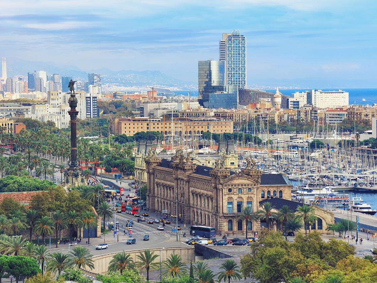barcelona-beach-126906577.jpg