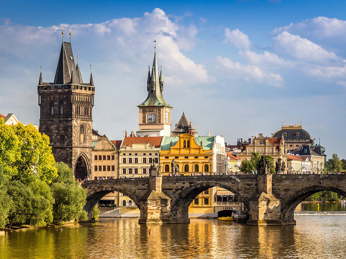 prag-zeitreise-durch-die-stadt-des-jugendstils-und-der-100-tuerme-karlsbruecke-67456674.jpg