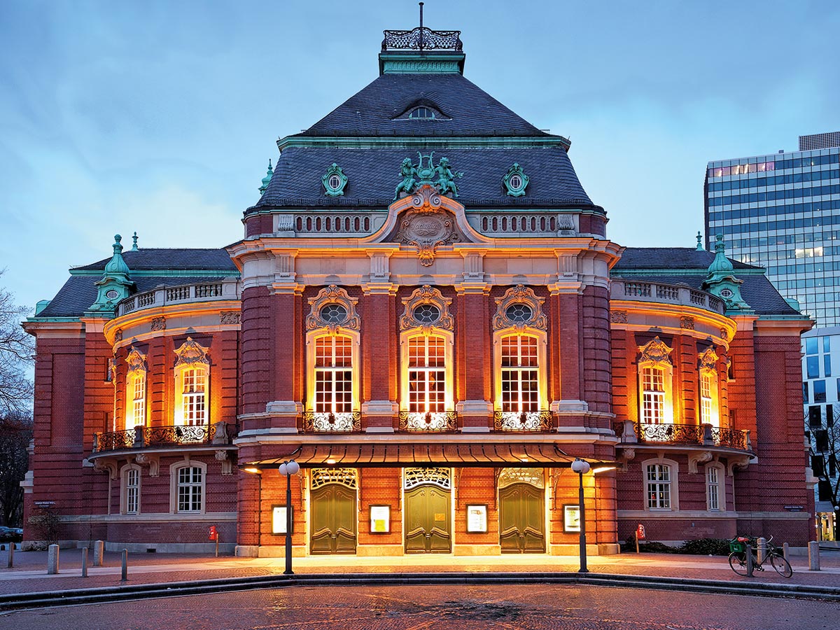 hamburg-sonderreise-laeiszhalle-laeiszhalle-der-elbphilharmonie-hamburg-51846949.jpg