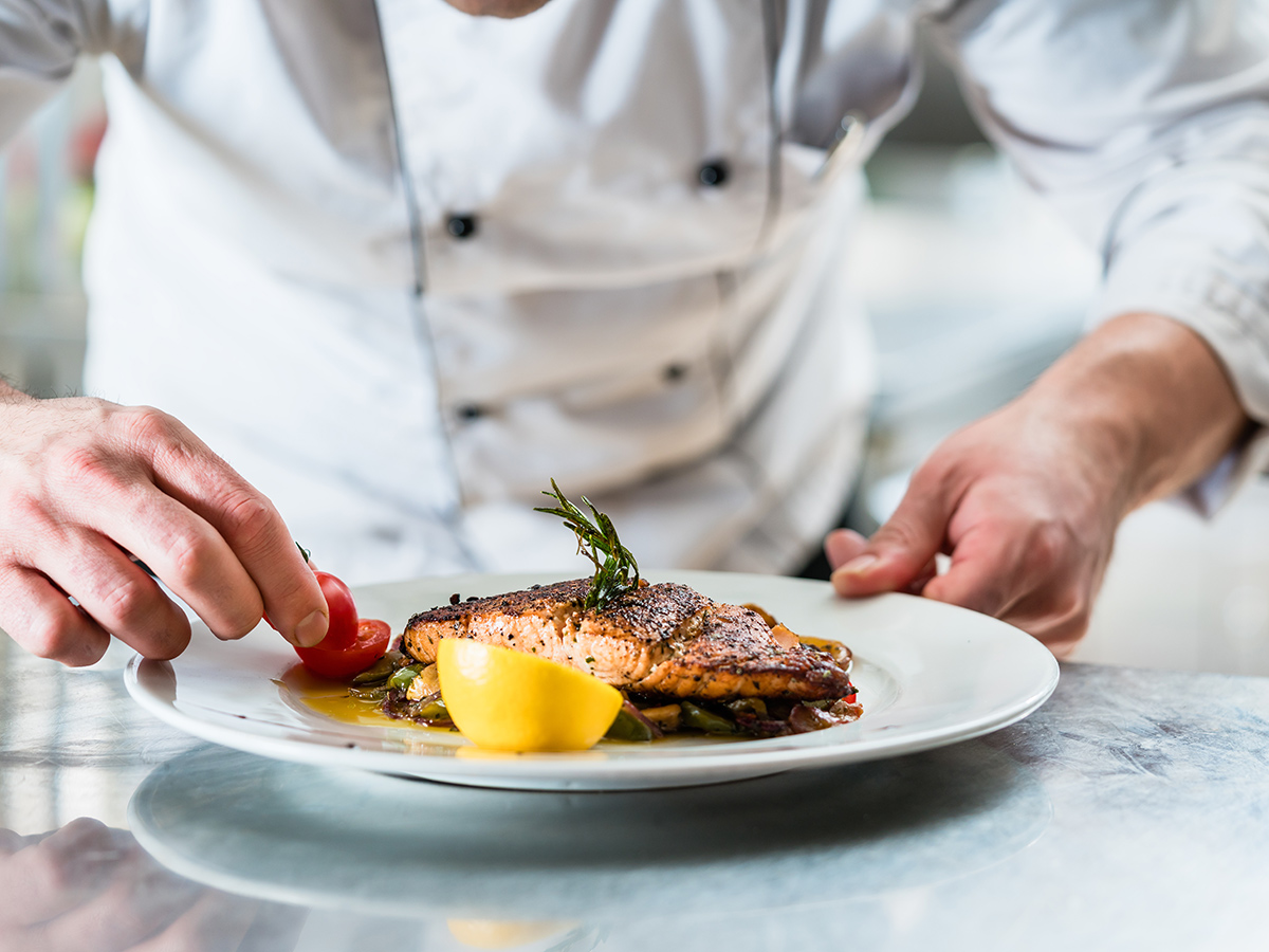 Traditionelles Fischessen in Treis-Karden an der Mosel