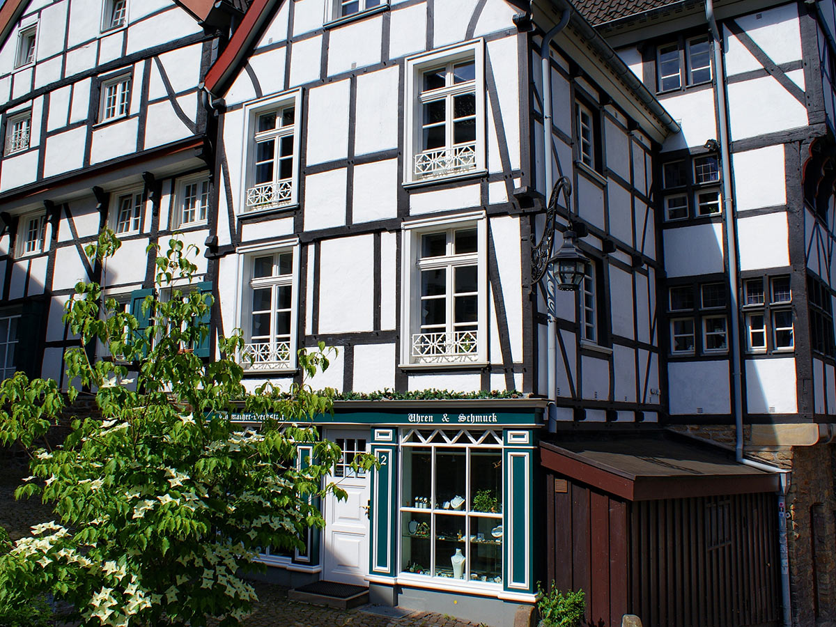 muelheim-an-der-ruhr-entdeckungen-zwischen-historie-und-flusslandschaft-136140623.jpg